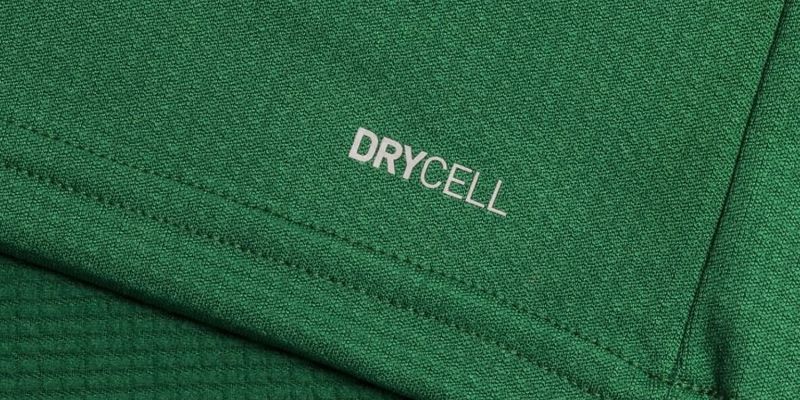 DryCell là công nghệ độc quyền của Puma trong việc kiểm soát độ ẩm do mồ hôi gây ra